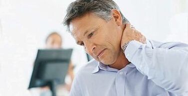 Gejala osteochondrosis serviks adalah nyeri leher