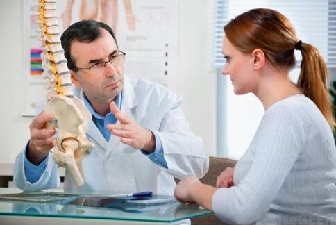 konsultasi dengan dokter untuk osteochondrosis tulang belakang