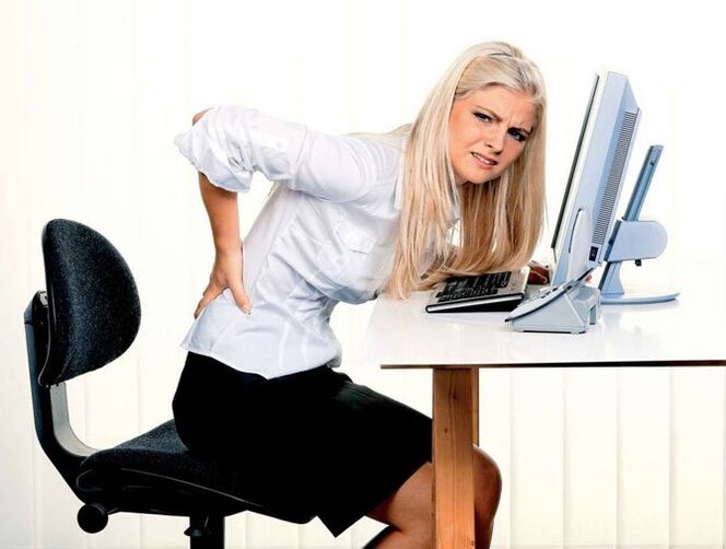 gadis itu menderita sakit punggung